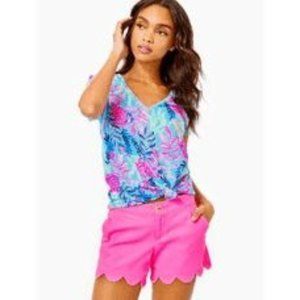 Lilly Pulitzer Hot Pink Buttercup Stretch Short - Scalloped hem - 5" Inseam - EU